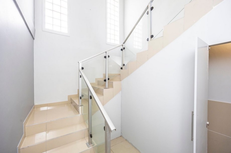 4 Bedroom Property for Sale in Sunnyridge Eastern Cape